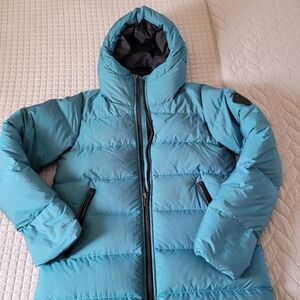 Women's Under Armour coat  COLOR IS TEAL